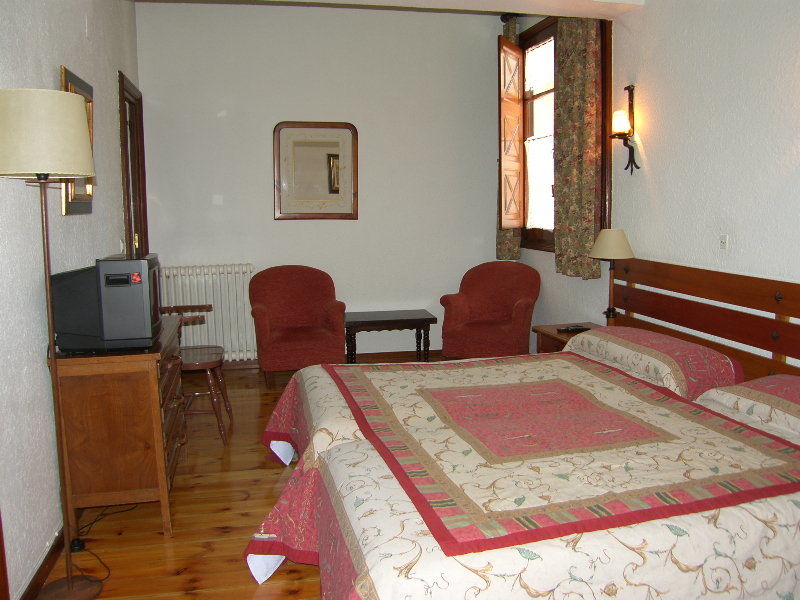Hotel Conde Aznar à Jaca Extérieur photo